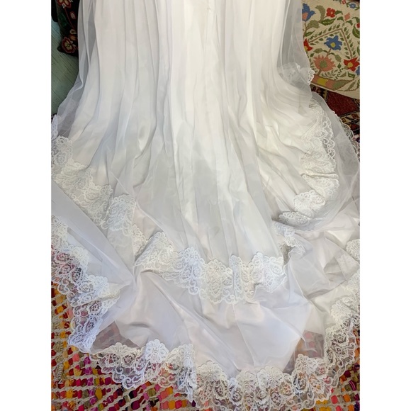 70s Wedding Gown - Picture 5 of 12